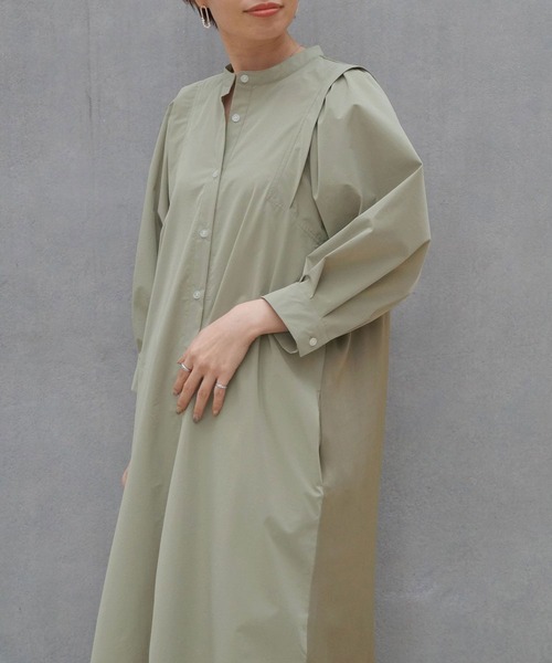 NICOLE white(ニコルホワイト)の「バックビンテージサテンワンピース(ワンピース・レディース・カーキ/オフホワイト/ライトグレー・FREE)」の18枚目の写真