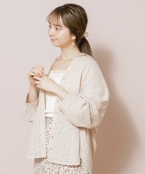 flower（フラワー）の「フラワリースキッパーシャツ（シャツ/ブラウス・レディース・ベージュ/ホワイト・FREE）」の3枚目の写真