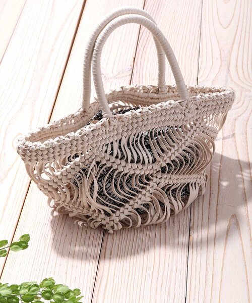 THE SHOP TK (ザ ショップ ティーケー )の「◆巾着付き平編マクラメトート(トートバッグ・レディース・ブラウン系/アイボリー・99)」の2枚目の写真