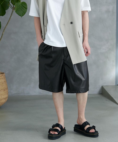 MONO-MART（モノマート）の「ワイドシルエットTRストレッチショートパンツ（その他パンツ・メンズ・ホワイト/チャコールグレー/ライトグレー/ブラック/ネイビー/サックスブルー/グリーン/ホワイト系その他/ブラック系その他/ベージュ系その他/ライラック/スモークピンク・S/M/L）」の5枚目の写真