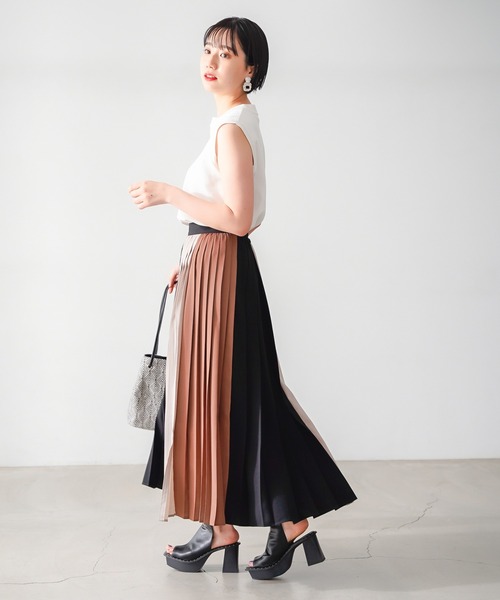 PAGEBOY(ページボーイ)の「リネンライクバイカラースカート(スカート・レディース・ブラック系その他/ベージュ系その他・FREE)」の10枚目の写真