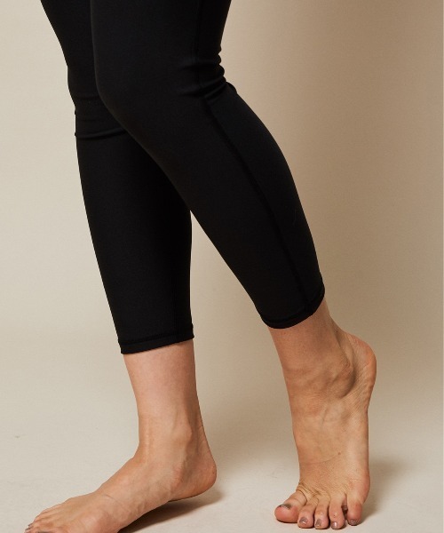 agnes b.NERGY】水陸両用 UV ロゴスポーツレギンス