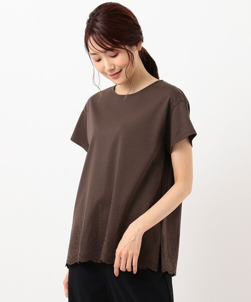 J.PRESS(ジェイプレス)の「【UVケア・接触冷感】コンパクトコットンスムース 裾刺繍 カットソー(Tシャツ/カットソー・レディース・ホワイト系/グレー系/ダークブラウン系/ベージュ系・LARGE/MEDIUM)」の14枚目の写真
