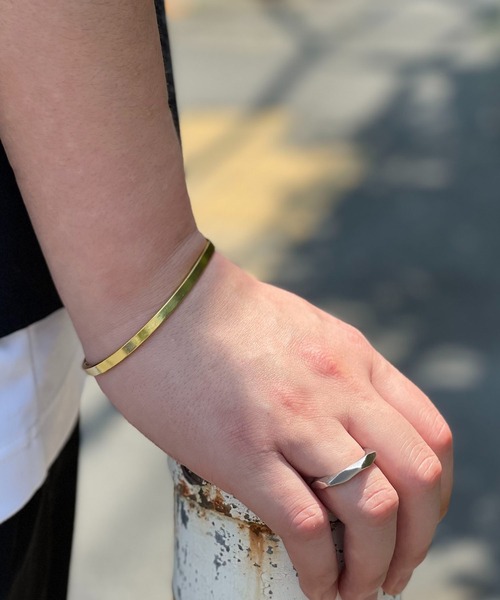 Genri(ゲンリ)の「Genri/ゲンリ plane bangle_gri-B-002 バングル(バングル/リストバンド・メンズ・ブラック/ゴールド/シルバー・FREE)」の3枚目の写真