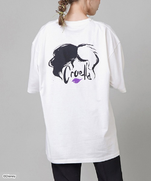 Disney（ディズニー）の「【Disney / ディズニー】クルエラ バックプリント ビッグTシャツ（Tシャツ/カットソー・レディース・ホワイト×パープル/ホワイト×レッド/ホワイト×ブルー・ONESIZE）」の3枚目の写真