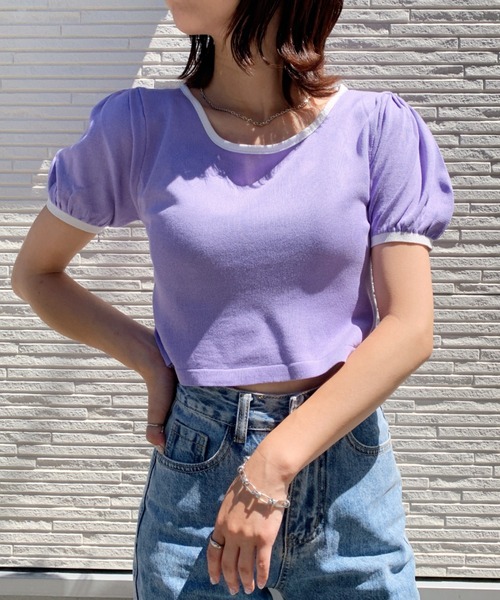 everycoco(エブリーココ)の「バイカラーパフスリーブトップ◇(ニット/セーター・レディース・ホワイト/ブラック/パープル/サックスブルー・FREE)」の4枚目の写真
