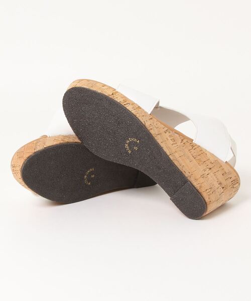LUGG NAGG（ラグナグ）の「コルククロスベルトサンダル（サンダル・レディース・ブラック/ホワイト/シルバー・23.5cm/22.5cm/25.0cm/24.5cm）」の4枚目の写真