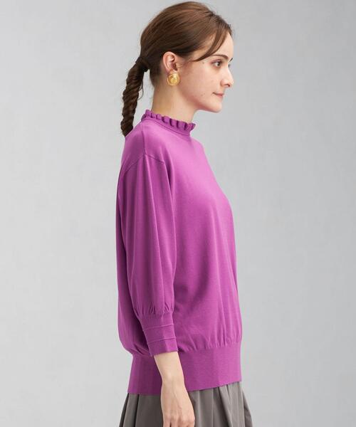 green label relaxing(グリーンレーベルリラクシング)の「スタンド フリル ネック プルオーバー ニット -ウォッシャブル-(ニット/セーター・レディース・ブラック/ダークブラウン/パープル・FREE)」の5枚目の写真