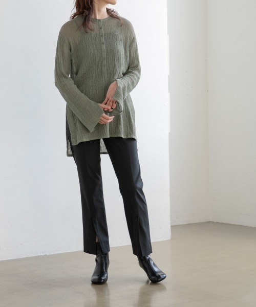 yuw（ユウ）の「FRONT SLIT PANTS　215968（スラックス・レディース・ブラック/レッド/グリーン・MEDIUM/LARGE）」の15枚目の写真