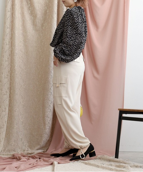 palm RICHE(ポームリシュ)の「アソートプリントギャザーネックブラウス(シャツ/ブラウス・レディース・ブラック/ベージュ/ピンク・M)」の20枚目の写真