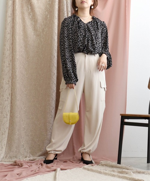 palm RICHE(ポームリシュ)の「アソートプリントギャザーネックブラウス(シャツ/ブラウス・レディース・ブラック/ベージュ/ピンク・M)」の8枚目の写真