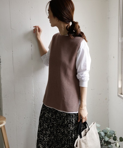 URBAN RESEARCH DOORS（アーバンリサーチドアーズ）の「コットン畦ニットベスト（ニット/セーター・レディース・ライトグレー/アイボリー・ONE）」の17枚目の写真