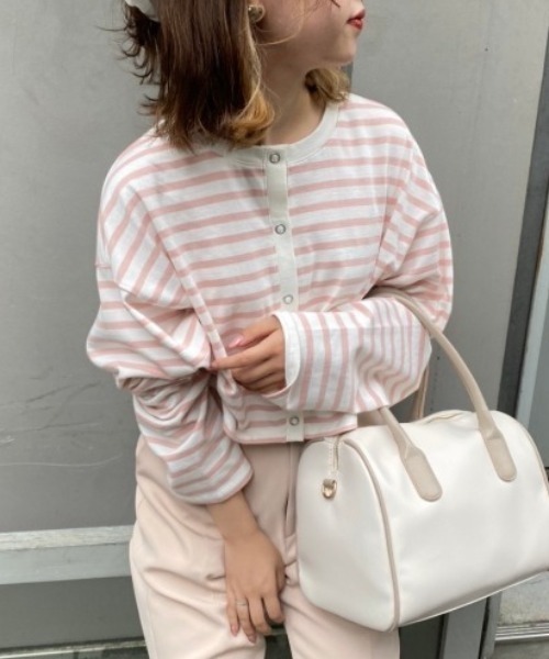 one after another NICE CLAUP（ワンアフターアナザーナイスクラップ）の「しっかり生地で色んなスタイリングに使える。前後２wayゆるボーダーT（Tシャツ/カットソー・レディース・ブラック系その他/パープル系その他/ピンク系その他/レッド系その他/グリーン系その他/ブラック系/パープル系/ピンク系・FREE）」の7枚目の写真