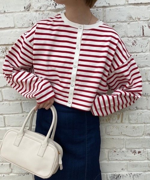 one after another NICE CLAUP（ワンアフターアナザーナイスクラップ）の「しっかり生地で色んなスタイリングに使える。前後２wayゆるボーダーT（Tシャツ/カットソー・レディース・ブラック系その他/パープル系その他/ピンク系その他/レッド系その他/グリーン系その他/ブラック系/パープル系/ピンク系・FREE）」の2枚目の写真