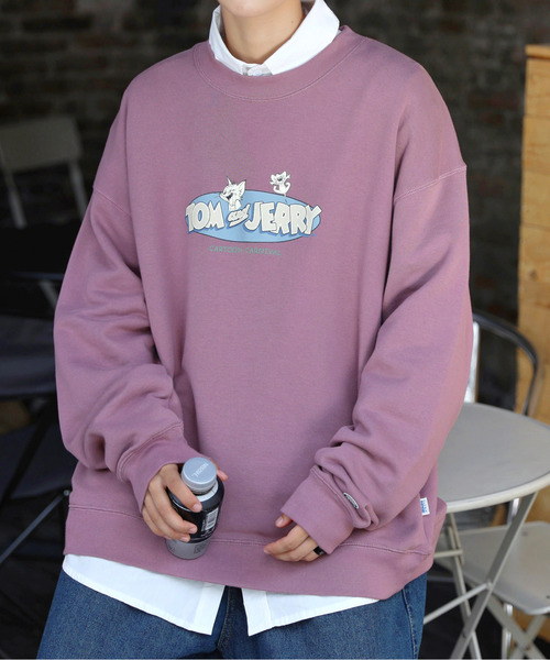 DISCUS（ディスカス）の「【neos -addictive design-】DISCUS×トムとジェリー プリント＆刺繍 ビッグシルエット スウェット プルオーバー トレーナー（スウェット・メンズ・チャコールグレー/パープル/オフホワイト/グリーン・MEDIUM/LARGE）」の4枚目の写真