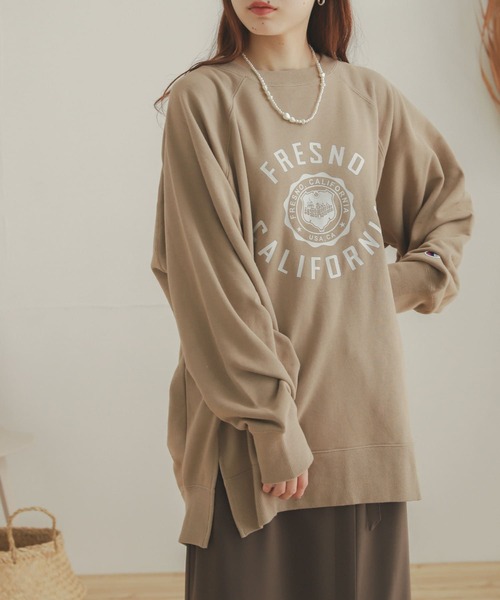 SENSE OF PLACE by URBAN RESEARCH(センスオブプレイスバイアーバンリサーチ)の「『別注』Champion×SENSE OF PLACE カレッジスウェット(スウェット・レディース・ライトグレー/ライトブルー/ベージュ・ONE)」の2枚目の写真