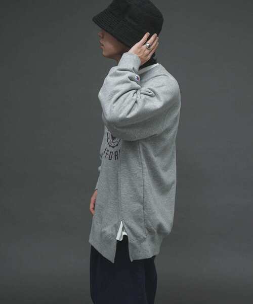 SENSE OF PLACE by URBAN RESEARCH(センスオブプレイスバイアーバンリサーチ)の「『別注』Champion×SENSE OF PLACE カレッジスウェット(スウェット・レディース・ライトグレー/ライトブルー/ベージュ・ONE)」の9枚目の写真