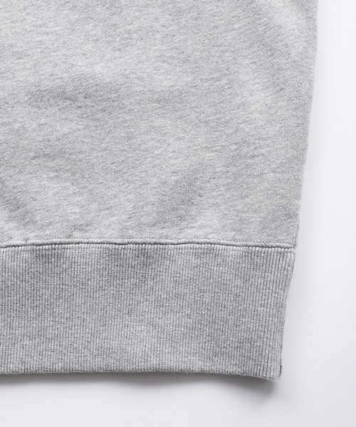 X-girl（エックスガール）の「FACE EMBROIDERY CREW SWEAT TOP