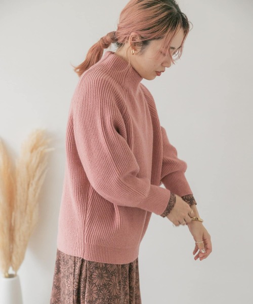 ITEMS URBANRESEARCH（アイテムズ アーバンリサーチ）の「片畦ハイネックニット（ニット/セーター・レディース・グレー/ブルー/ピンク/ベージュ・FREE）」の6枚目の写真