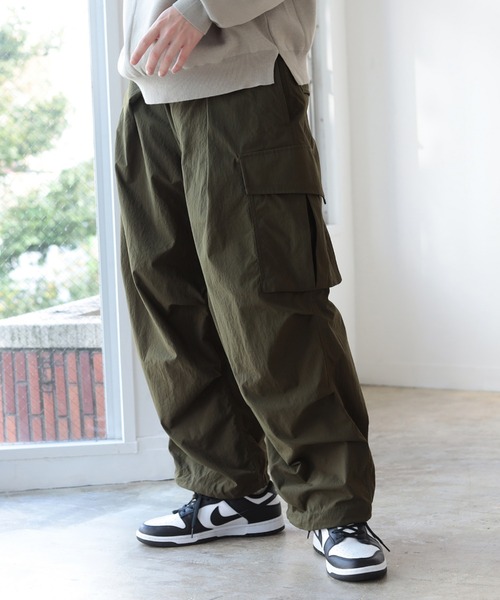 BeAMS DOT(ビームスドット)の「【FINE BOYS5月号掲載】【WEB限定】BeAMS DOT / ナイロンカーゴパンツ(その他パンツ・メンズ・ブラック/オリーブ・SMALL/MEDIUM/LARGE)」の2枚目の写真