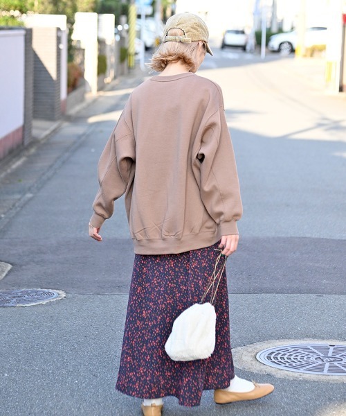 LUPILIEN（ルピリアン）の「クルーネックプルオーバー（Tシャツ/カットソー・レディース・ブラック/オフホワイト/ブルー/モカ/キャメル/ライトベージュ・FREE）」の16枚目の写真