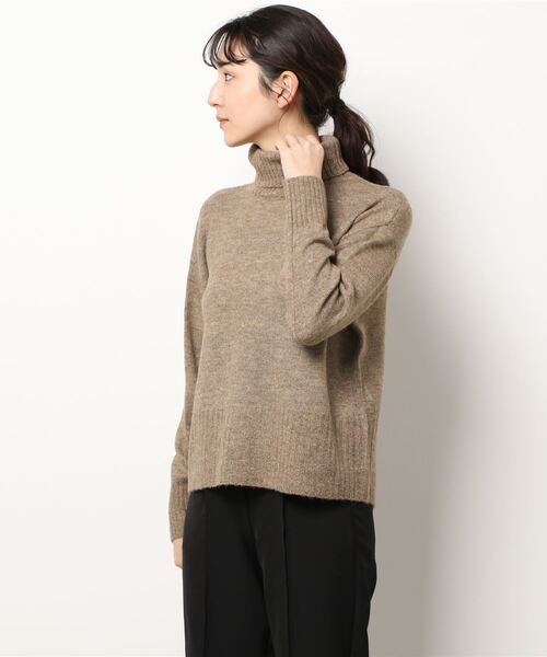 Samansa Mos2 blue（サマンサモスモスブルー）の「ヤクタッチタートルニット（ニット/セーター・レディース・グリーン/ブラウン/ミント/イエロー/ベージュ・ﾌﾘ-）」の2枚目の写真