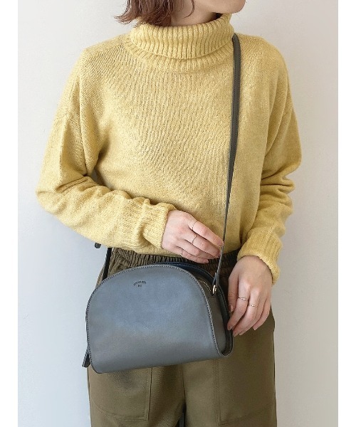 Samansa Mos2 blue（サマンサモスモスブルー）の「ヤクタッチタートルニット（ニット/セーター・レディース・グリーン/ブラウン/ミント/イエロー/ベージュ・ﾌﾘ-）」の5枚目の写真