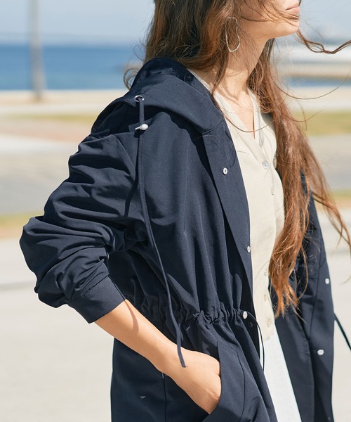 titivate（ティティベイト）の「ﾄﾞﾛｰｽﾄﾘﾝｸﾞﾃﾞｻﾞｲﾝﾎﾞﾘｭｰﾑﾗｲﾄｺｰﾄ（マウンテンパーカー・レディース・ラベンダー/アイボリー/ネイビー/ブルーグレー・M/S）」の13枚目の写真