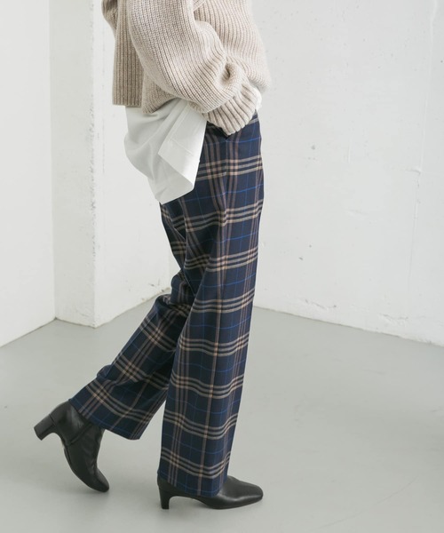 URBAN RESEARCH（アーバンリサーチ）の「T/Rウールチェックストレートパンツ（その他パンツ・レディース・ネイビー/キャメル・36/38）」の14枚目の写真