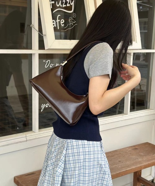 sakishimatokyo（サキシマトーキョー）の「【2WAY】ワンハンドルエナメルバッグ（ハンドバッグ・レディース・ブラック/グリーン/アイボリー/ブラウン/ベージュ/ブラック系その他/ホワイト系その他・FREE）」の18枚目の写真