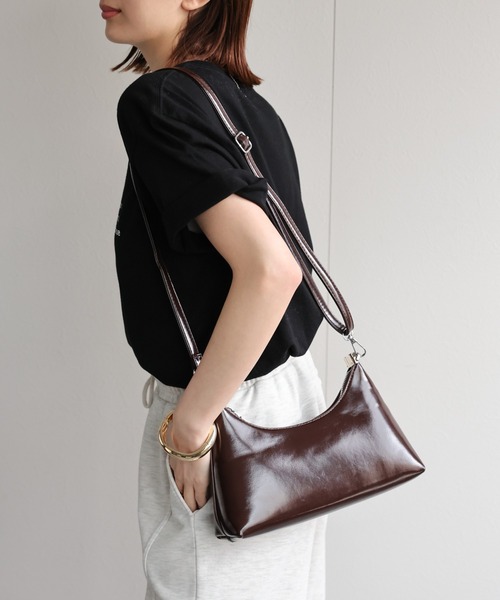 sakishimatokyo（サキシマトーキョー）の「【2WAY】ワンハンドルエナメルバッグ（ハンドバッグ・レディース・ブラック/グリーン/アイボリー/ブラウン/ベージュ/ブラック系その他/ホワイト系その他・FREE）」の8枚目の写真