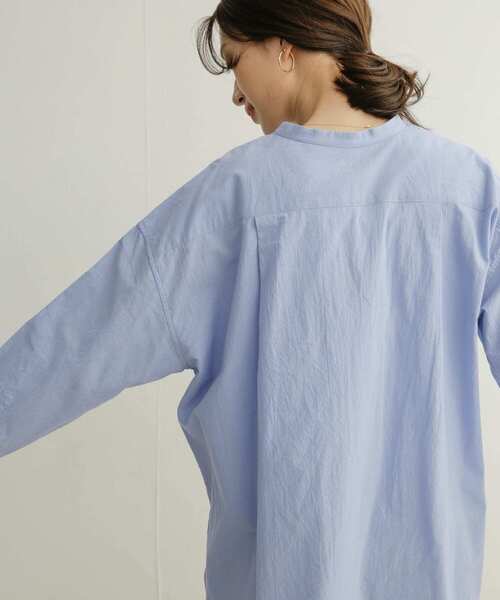 URBAN RESEARCH DOORS(アーバンリサーチドアーズ)の「コットンワッシャーチュニックシャツ(シャツ/ブラウス・レディース・オフホワイト/ブルー・1)」の16枚目の写真