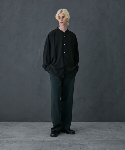 PUBLIC TOKYO(パブリックトウキョウ)の「プリーツニットパンツ(その他パンツ・メンズ・ダークグレー/ライトベージュ/サックスブルー・1/2)」の8枚目の写真