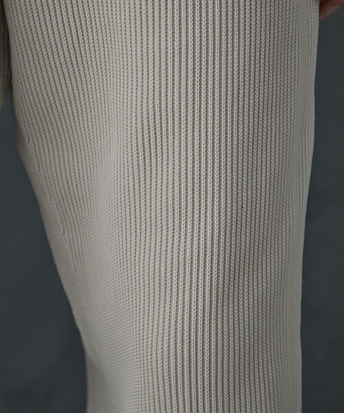 PUBLIC TOKYO(パブリックトウキョウ)の「プリーツニットパンツ(その他パンツ・メンズ・ダークグレー/ライトベージュ/サックスブルー・1/2)」の5枚目の写真