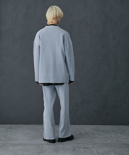 PUBLIC TOKYO(パブリックトウキョウ)の「プリーツニットパンツ(その他パンツ・メンズ・ダークグレー/ライトベージュ/サックスブルー・1/2)」の7枚目の写真