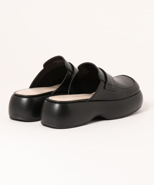 CHARLES & KEITH（チャールズ & キース）の「ローリー