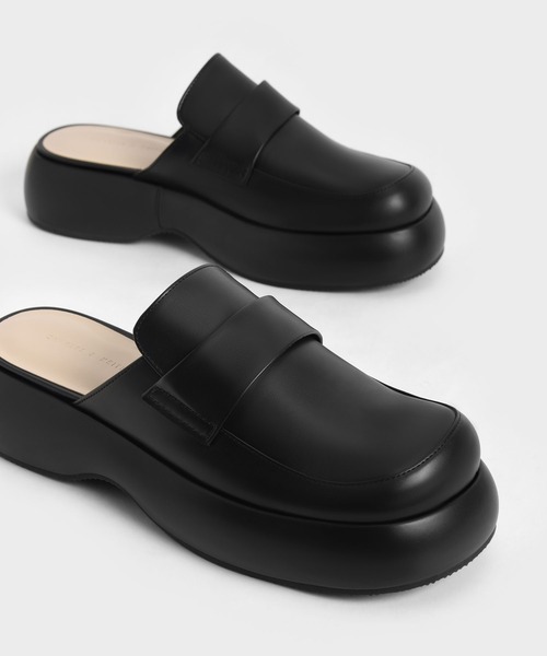 CHARLES & KEITH（チャールズ & キース）の「ローリー プラットフォームペニーローファーミュール / Rory Platform Penny Loafer Mules（サンダル・レディース・ブラック/ライトブラウン・24.5cm/23.5cm/23cm/22.5cm/25.5cm/25cm）」の6枚目の写真