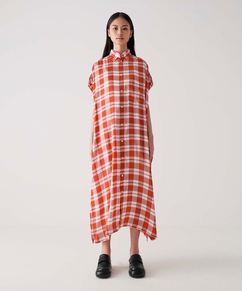 CHARLES & KEITH（チャールズ & キース）の「ローリー プラットフォームペニーローファーミュール / Rory Platform Penny Loafer Mules（サンダル・レディース・ブラック/ライトブラウン・24.5cm/23.5cm/23cm/22.5cm/25.5cm/25cm）」の7枚目の写真