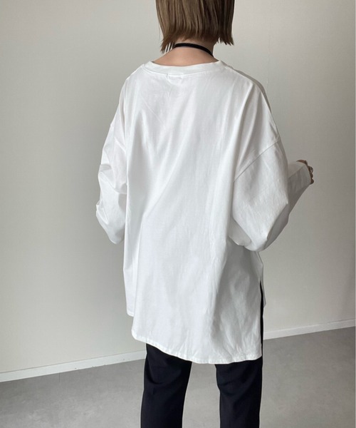 y/m by misato（イムバイミサト）の「サイドスリットルーズロンT（Tシャツ/カットソー・レディース・ライトベージュ/ホワイト/杢グレー・FREE）」の19枚目の写真
