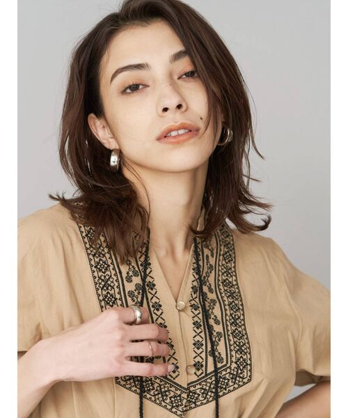 EVRIS（エヴリス）の「WIDE HOOP ピアス（ピアス（両耳用）・レディース・シルバー/ゴールド・FREE）」の4枚目の写真