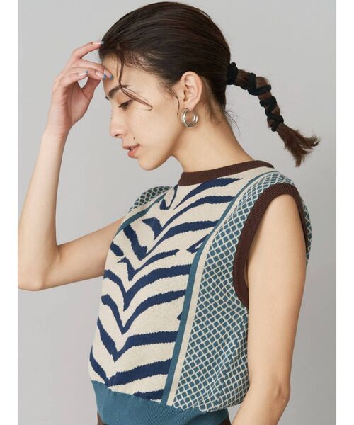 EVRIS（エヴリス）の「WIDE HOOP ピアス（ピアス（両耳用）・レディース・シルバー/ゴールド・FREE）」の5枚目の写真