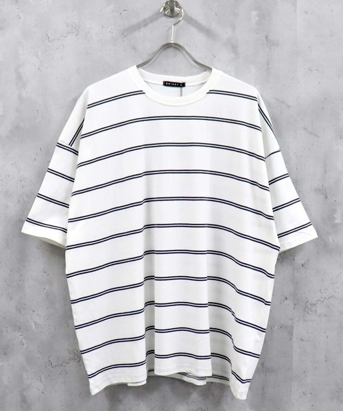 SHISKY（シスキー）の「ビッグシルエット 先染めボーダー クルーネック半袖Tシャツ（Tシャツ/カットソー・メンズ・ブラック/モカ/ラベンダー/杢グレー/ベージュ系/ネイビー系/ダークグリーン/ネイビー/チャコール/ブルー/オフホワイト/ベージュ・M/L/XL）」の2枚目の写真