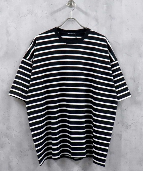 SHISKY（シスキー）の「ビッグシルエット 先染めボーダー クルーネック半袖Tシャツ（Tシャツ/カットソー・メンズ・ブラック/モカ/ラベンダー/杢グレー/ベージュ系/ネイビー系/ダークグリーン/ネイビー/チャコール/ブルー/オフホワイト/ベージュ・M/L/XL）」の3枚目の写真