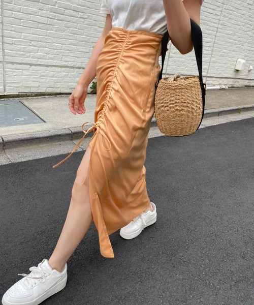 one after another NICE CLAUP(ワンアフターアナザーナイスクラップ)の「サテンドロストスカート(スカート・レディース・ピンク系その他/モカ/アイボリー/オレンジ・FREE)」の7枚目の写真
