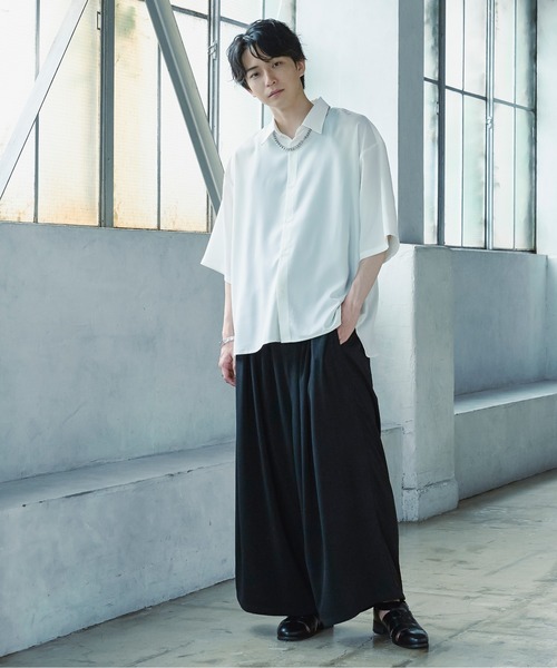 Ellno Loset（エルノロゼット）の「バックヨークシャツ/SS（シャツ/ブラウス・メンズ・ブラック/オフホワイト・MEDIUM/LARGE）」の9枚目の写真