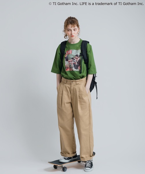 MUHET(ミュエータ)の「LIFEコラボTシャツ(Tシャツ/カットソー・レディース・ホワイト/ブラック/オフホワイト/グリーン/ホワイト系その他・MEDIUM/X-LARGE)」の6枚目の写真