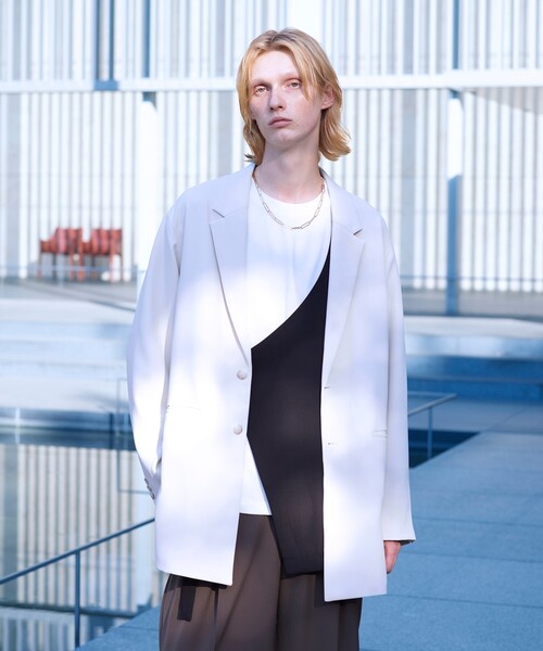 tk.TAKEO KIKUCHI(ティーケータケオキクチ)の「◆サイドベンツロングジャケット(ユニセックスアイテム)(テーラードジャケット・メンズ・ブラック/ベージュ/アイボリー・02/03/66)」の2枚目の写真