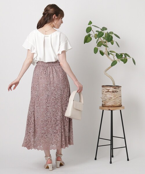 couture brooch（クチュールブローチ）の「◆【大人レディ、きちんと見えが叶うブラウス！】前後2WAY　フリルスリーブゴールドバーブラウス（シャツ/ブラウス・レディース・オフホワイト/サックスブルー/ブラック系・38/42）」の11枚目の写真