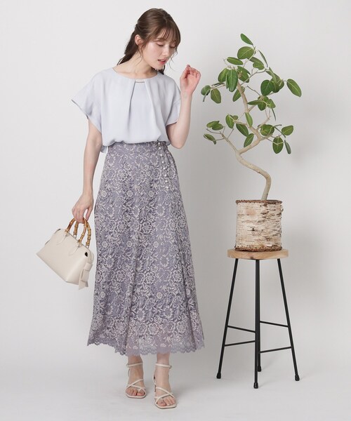 couture brooch（クチュールブローチ）の「◆【大人レディ、きちんと見えが叶うブラウス！】前後2WAY　フリルスリーブゴールドバーブラウス（シャツ/ブラウス・レディース・オフホワイト/サックスブルー/ブラック系・38/42）」の22枚目の写真