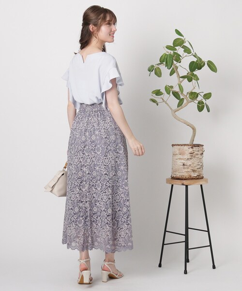 couture brooch（クチュールブローチ）の「◆【大人レディ、きちんと見えが叶うブラウス！】前後2WAY　フリルスリーブゴールドバーブラウス（シャツ/ブラウス・レディース・オフホワイト/サックスブルー/ブラック系・38/42）」の16枚目の写真